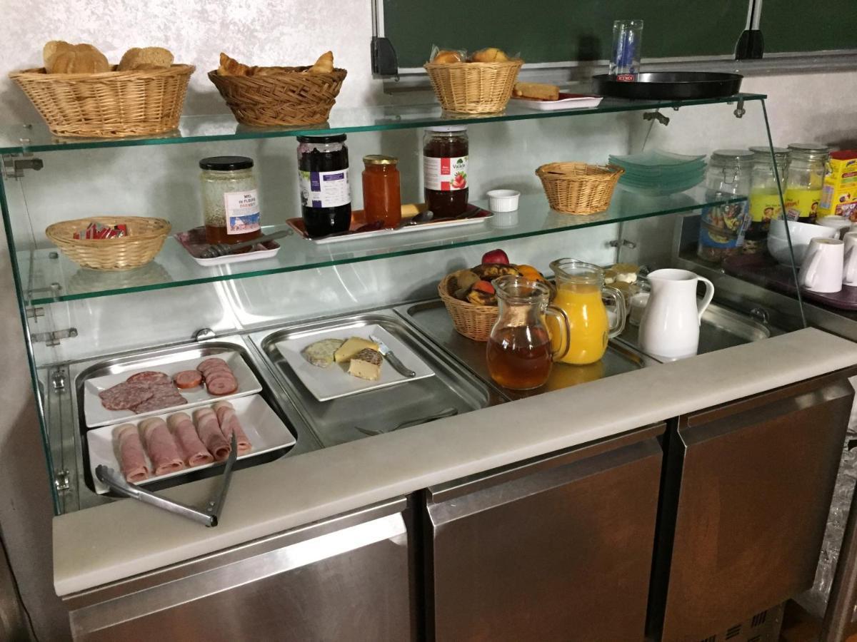 Auberge Les Fontilles Coltines Екстер'єр фото