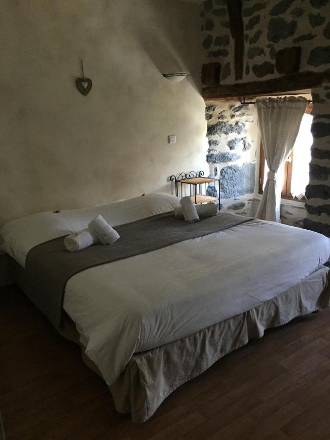 Auberge Les Fontilles Coltines Екстер'єр фото