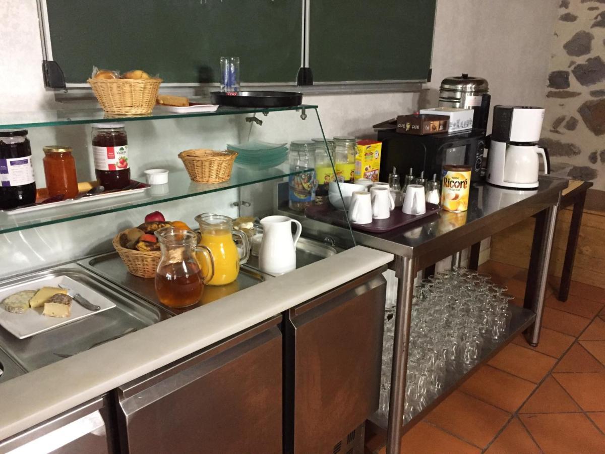 Auberge Les Fontilles Coltines Екстер'єр фото